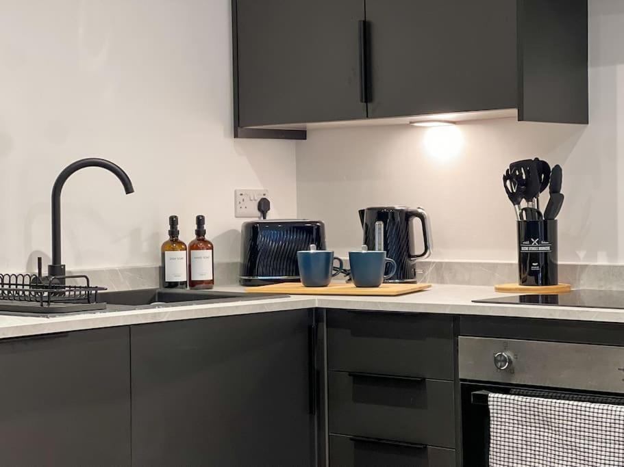 Orange Rentals-High Spec, Midnight Suite, Sleeps 4-Pets Welcome! Liverpool Buitenkant foto